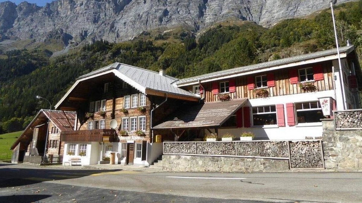 Gadmen House | Holiday house Gadmen for 30 persons with 10 bedrooms - Holiday house