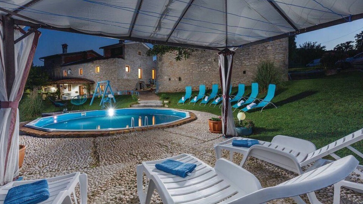 Pican House | Holiday House in Klesari, private pool, garden, playground, best for families