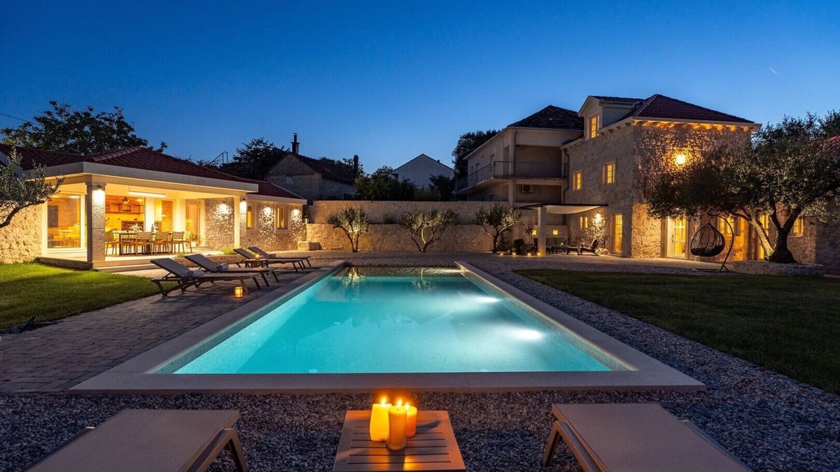 Zmijavci Villa | Holiday house Mara with 4 bedrooms, private pool, summer kitchen, panoramic valley views