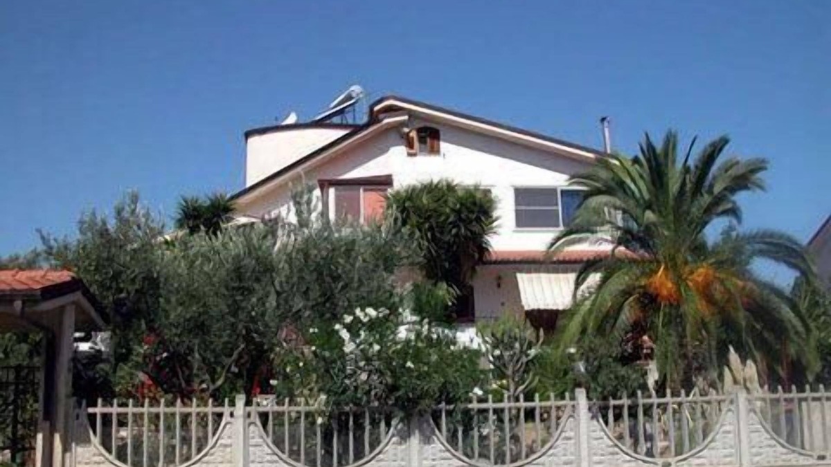 Montepaone Lido House | Holiday house Montepaone for 1 - 6 persons with 3 bedrooms - Holiday home