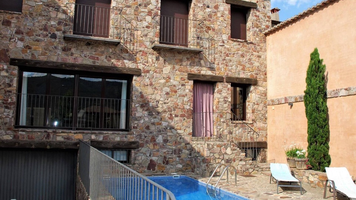 Navas de Estena House | Holiday house Navas de Estena for 1 - 8 persons with 4 bedrooms - Holiday house