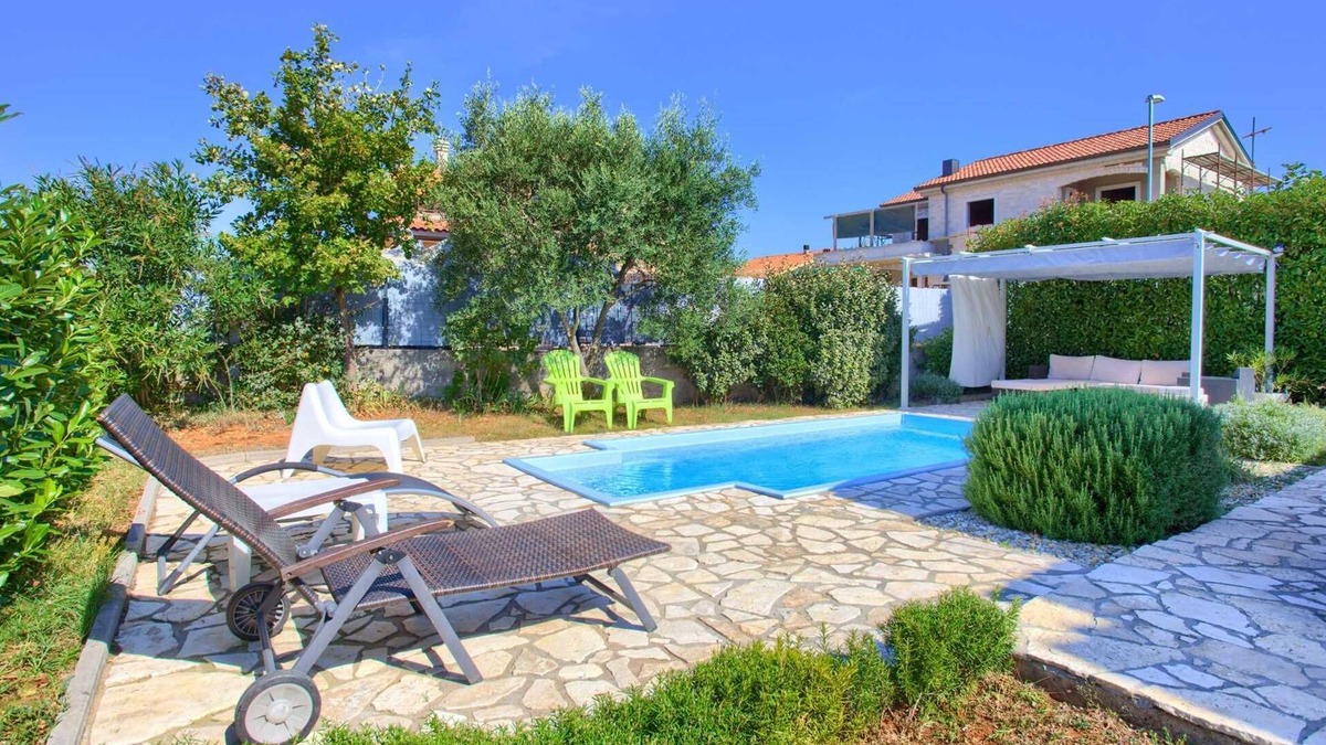 Linardici House | Holiday house NIKA with pool and jacuzzi