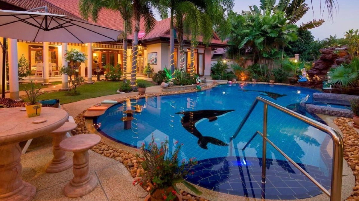 Nong Pla Lai House | Holiday house Pattaya for 1 - 12 persons with 4 bedrooms - Holiday home