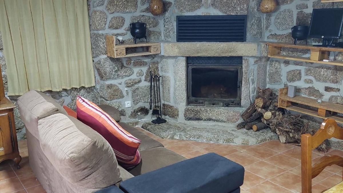 Baracal House | Holiday house Celorico da Beira for 1 - 4 persons with 2 bedrooms - Holiday home