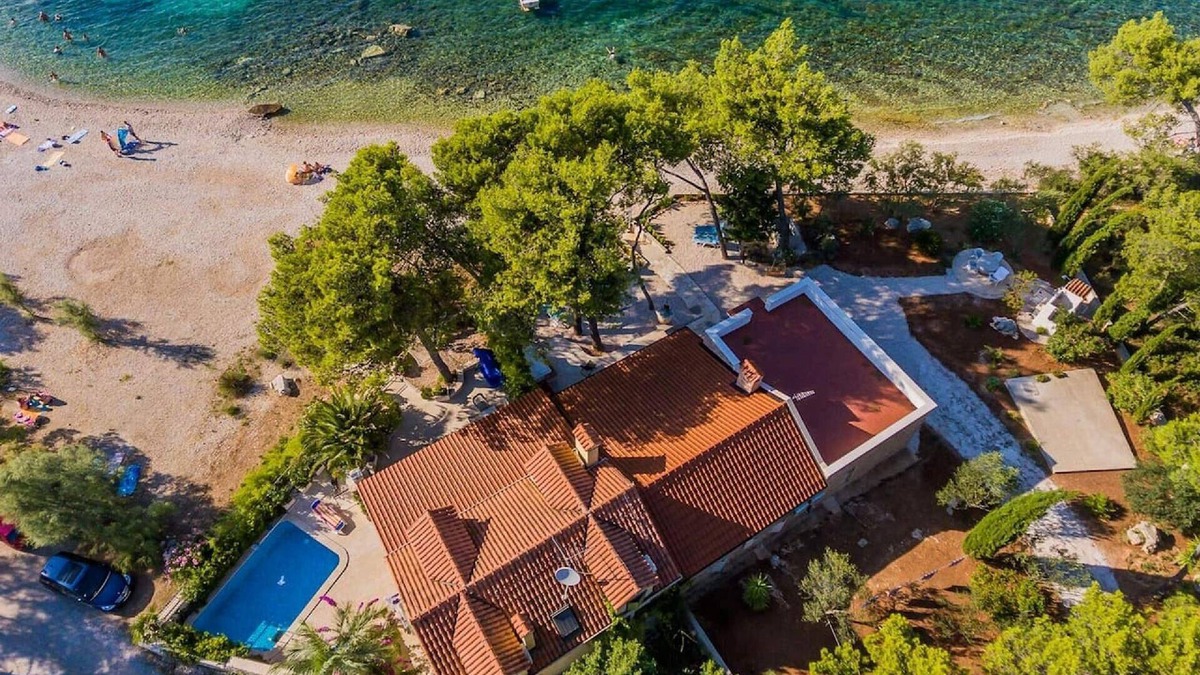 Supetar House | Holiday house Supetar for 1 - 8 persons with 3 bedrooms - Holiday house