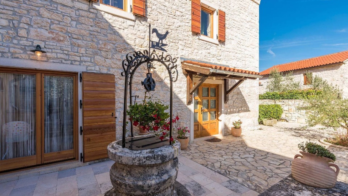 Peresiji Other | Holiday house Svetvinčenat for 1 - 10 persons with 5 bedrooms - Farmhouse