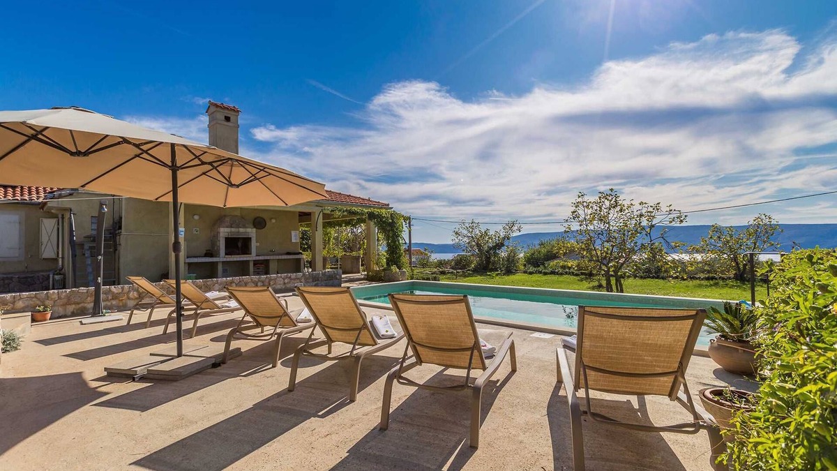 Milohnici House | Holiday house TRSJA with swimming pool