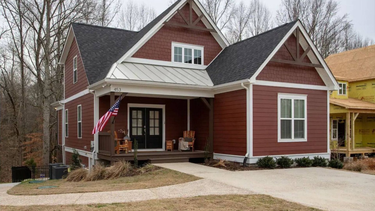 Tullahoma House | Holiday House