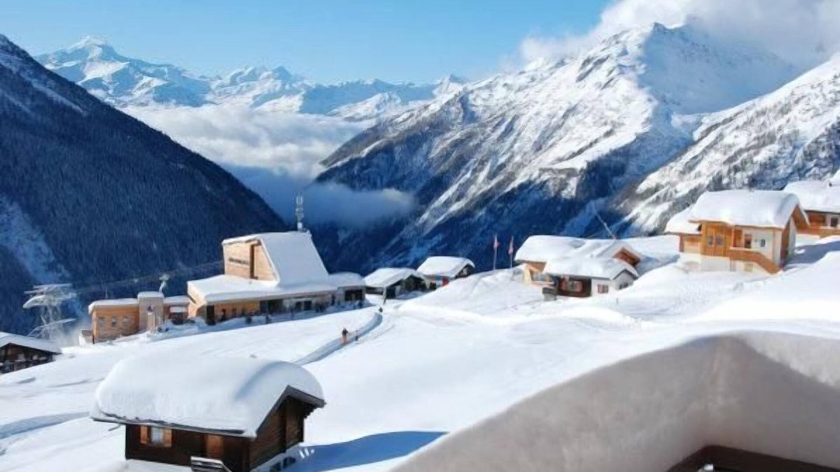 Wiler Ski Chalet | Holiday house Wiler for 1 - 8 persons with 4 bedrooms - Chalet
