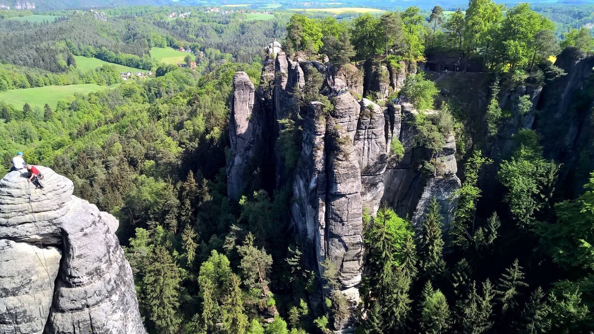 Weissig House | Holiday house with conservatory, fireplace and patio 'breakfast in the morning sun'