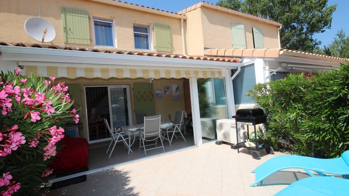 Portiragnes-Plage House | Holiday house with 2 bedrooms, Airco, WIFI, conservatory, residence CLOS DE SOCORRO only 800m.