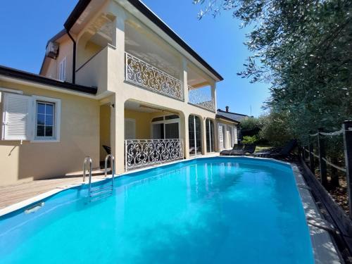 Rosini House | Holiday House with Private Pool Villa Seabird