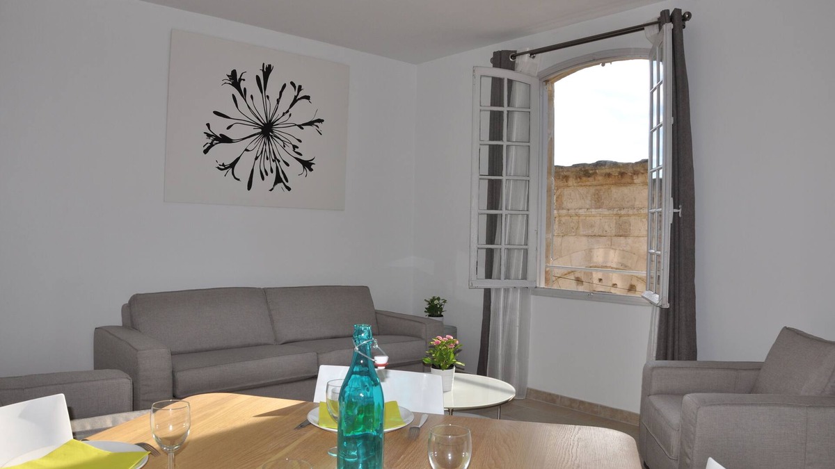 Arles City Centre Apartment | Holiday in Arles: Apartment with exceptional view of the Théâtre Antique