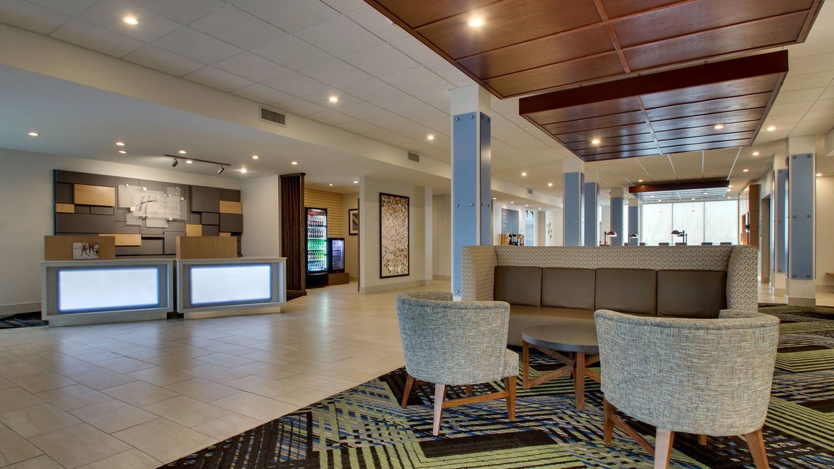 Mount Sterling Hotel | Holiday Inn Express & Suites Mt Sterling North by IHG