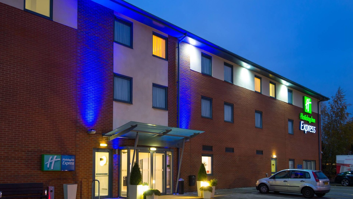 Bedford Hotel | Holiday Inn Express Bedford by IHG