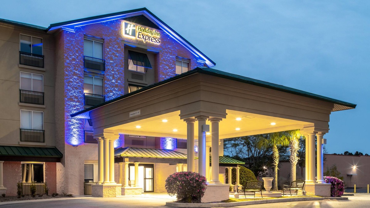 Bluffton Hotel | Holiday Inn Express Bluffton at Hilton Head Area by IHG