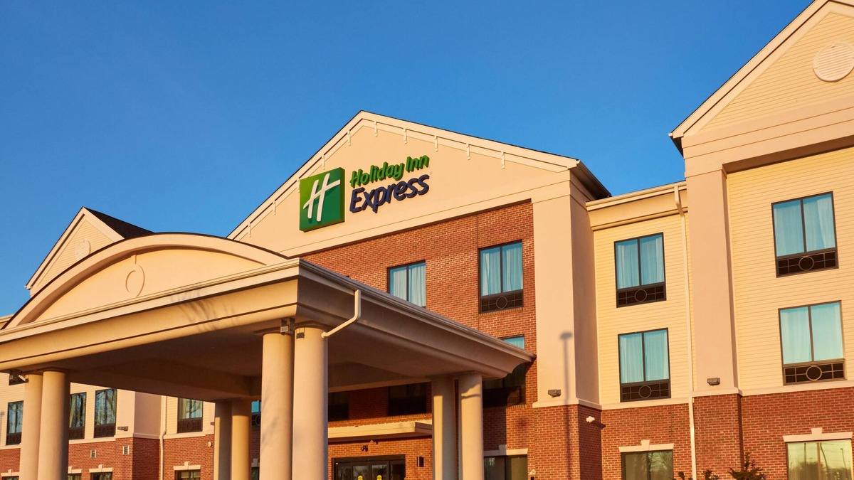Bordentown Hotel | Holiday Inn Express Bordentown - Trenton South by IHG