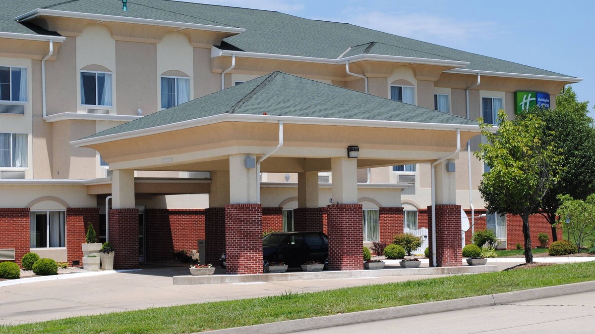 Boonville Hotel | Holiday Inn Express Boonville by IHG