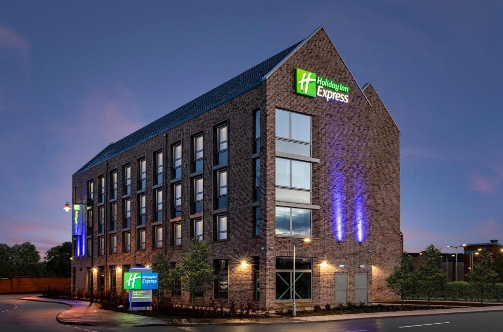 Cambourne Hotel | Holiday Inn Express Cambridge West - Cambourne by IHG