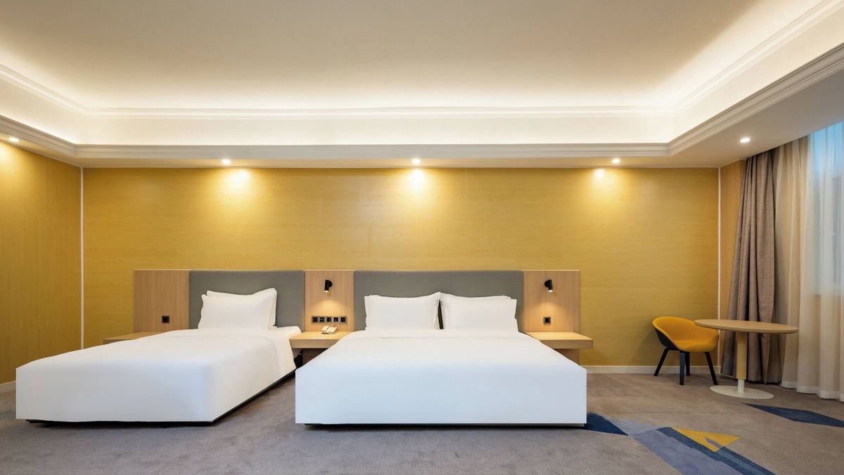Chenghua Hotel | Holiday Inn Express Chengdu Tianfu Square by IHG