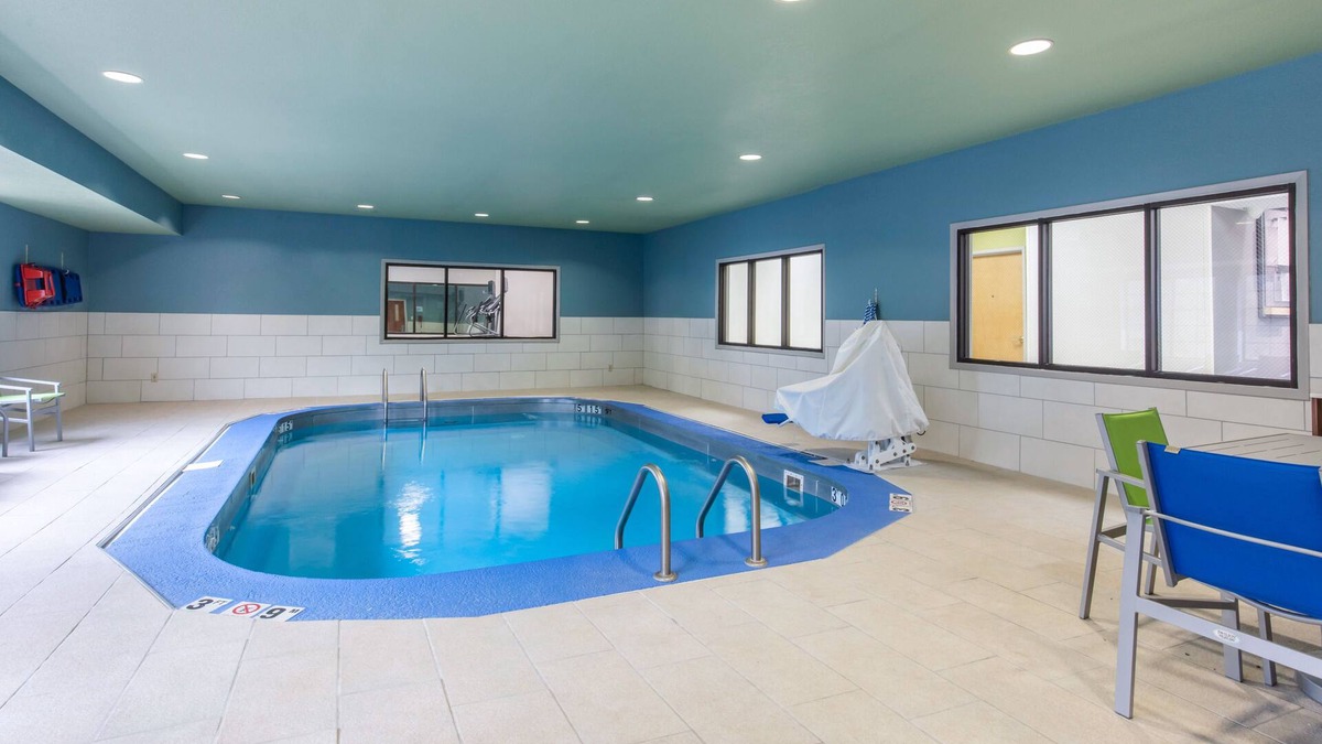 Henderson Hotel | Holiday Inn Express Henderson N Evansville South by IHG