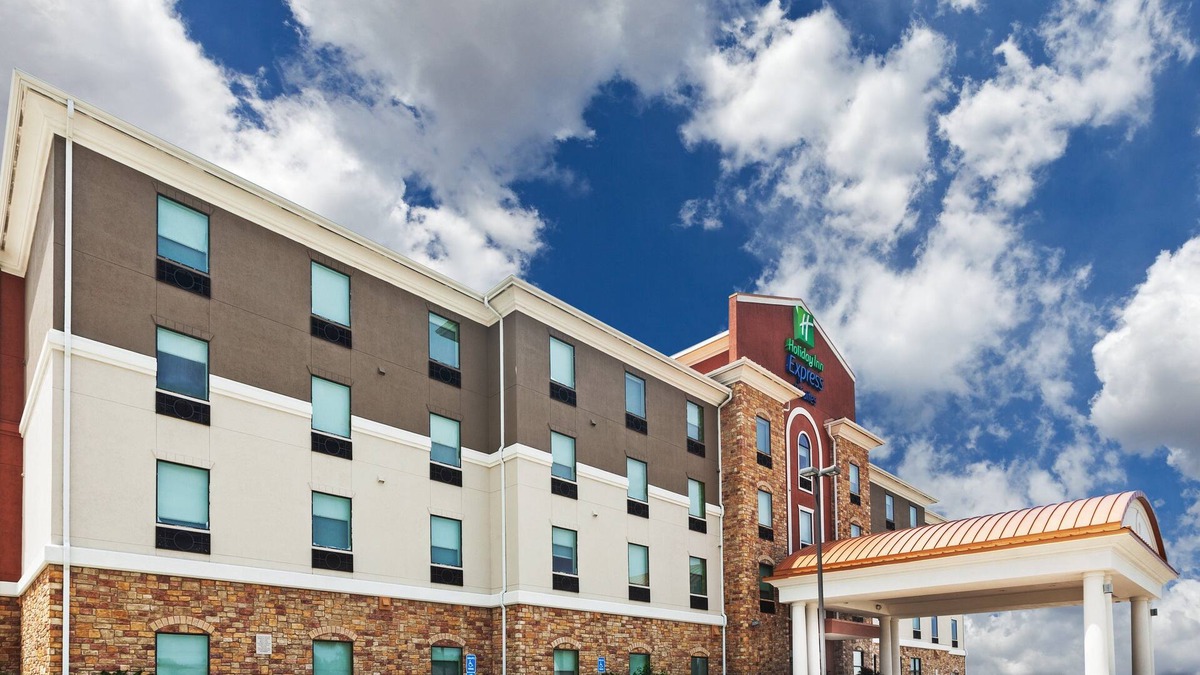 Lakeview  Jefferson County Hotel | Holiday Inn Express Hotel & Suites PORT ARTHUR by IHG