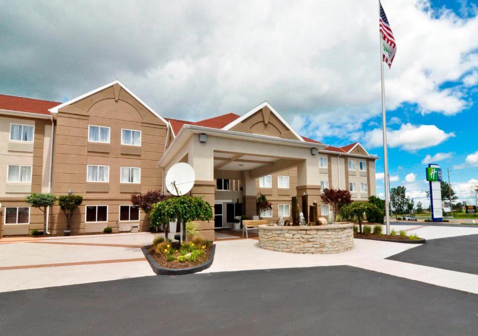 Gypsum Hotel | Holiday Inn Express Hotel & Suites Port Clinton-Catawba Island by IHG