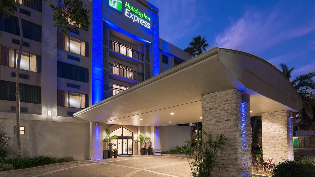 Plantation Hotel | Holiday Inn Express Hotel & Suites Ft. Lauderdale-Plantation by IHG