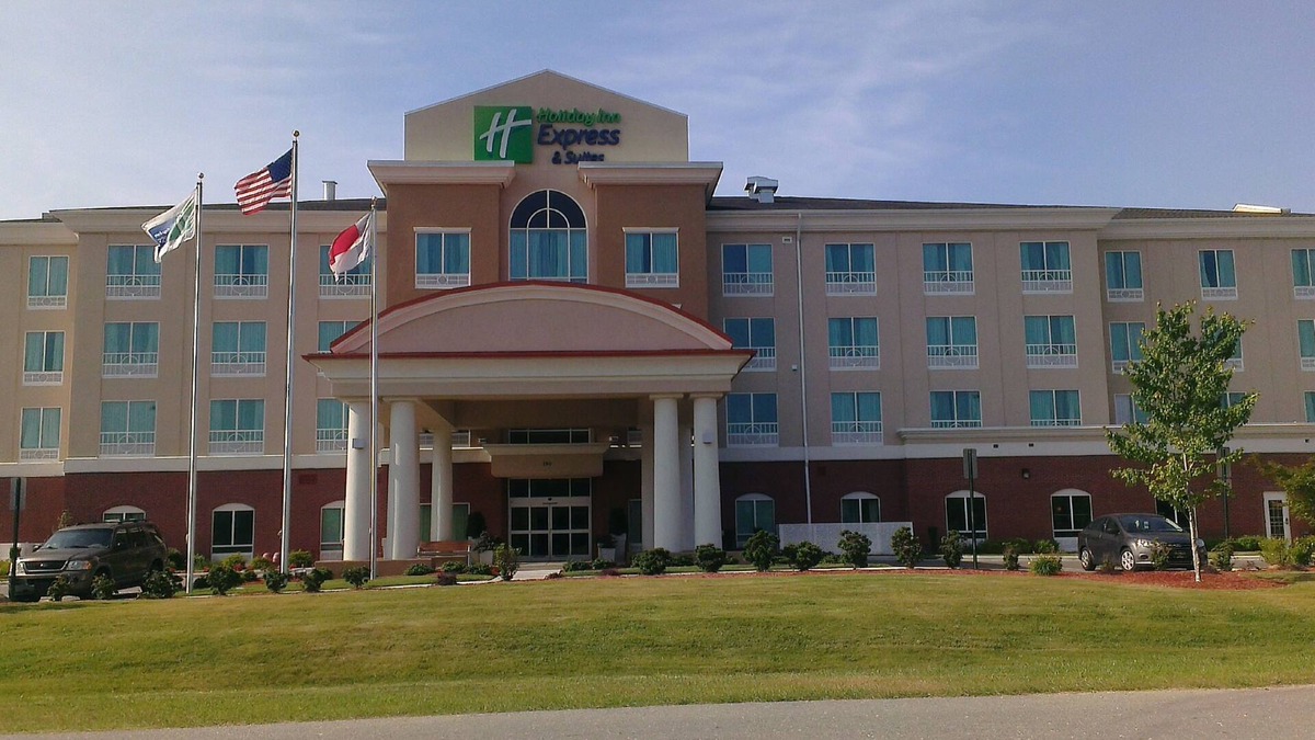 Smithfield Hotel | Holiday Inn Express Hotel & Suites Smithfield - Selma I -95 by IHG