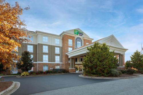 Greensboro Hotel | Holiday Inn Express Hotel & Suites Greensboro - Airport Area by IHG