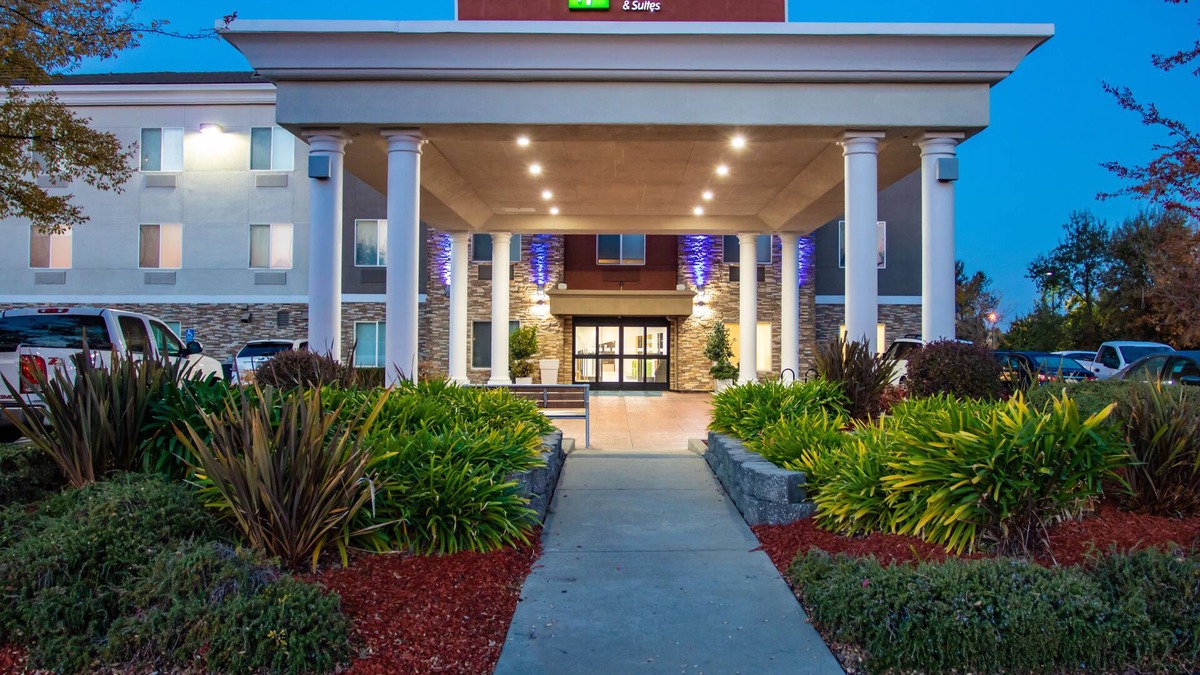 East Roseville Parkway Hotel | Holiday Inn Express Hotel & Suites Roseville-Galleria Area by IHG
