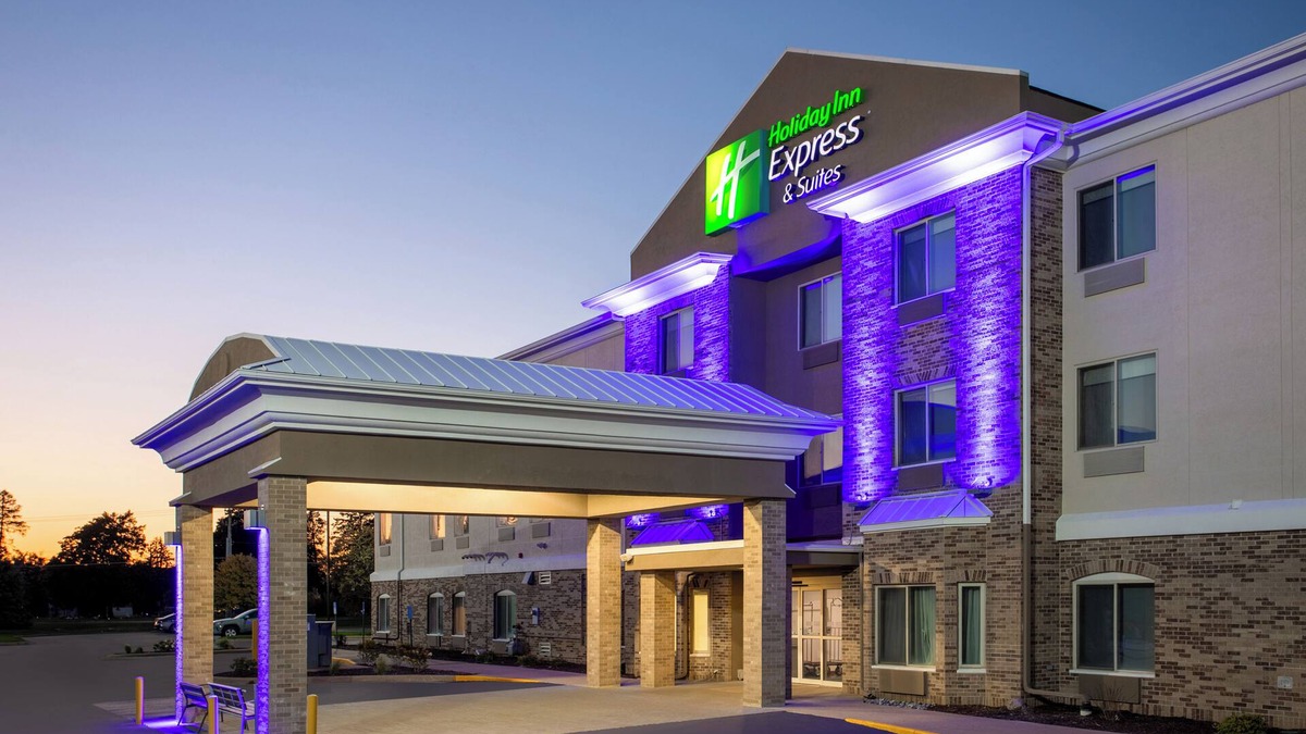 Clinton Hotel | Holiday Inn Express Hotel & Suites Clinton by IHG