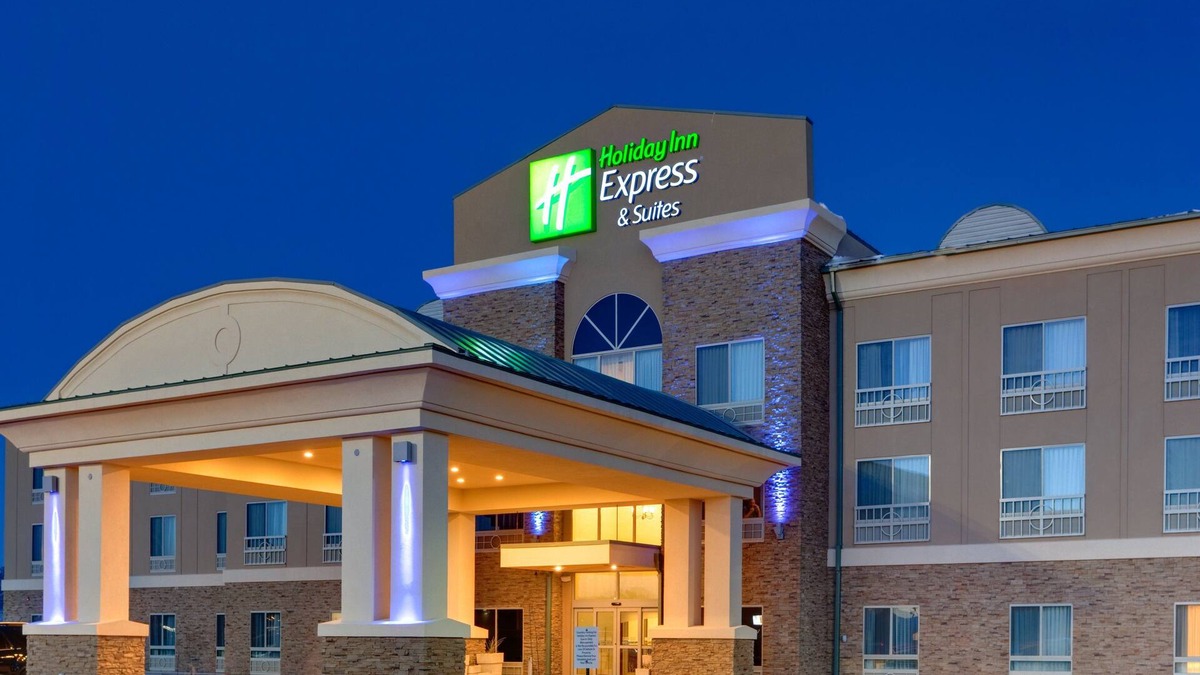 Grants Hotel | Holiday Inn Express Hotel & Suites Grants - Milan by IHG