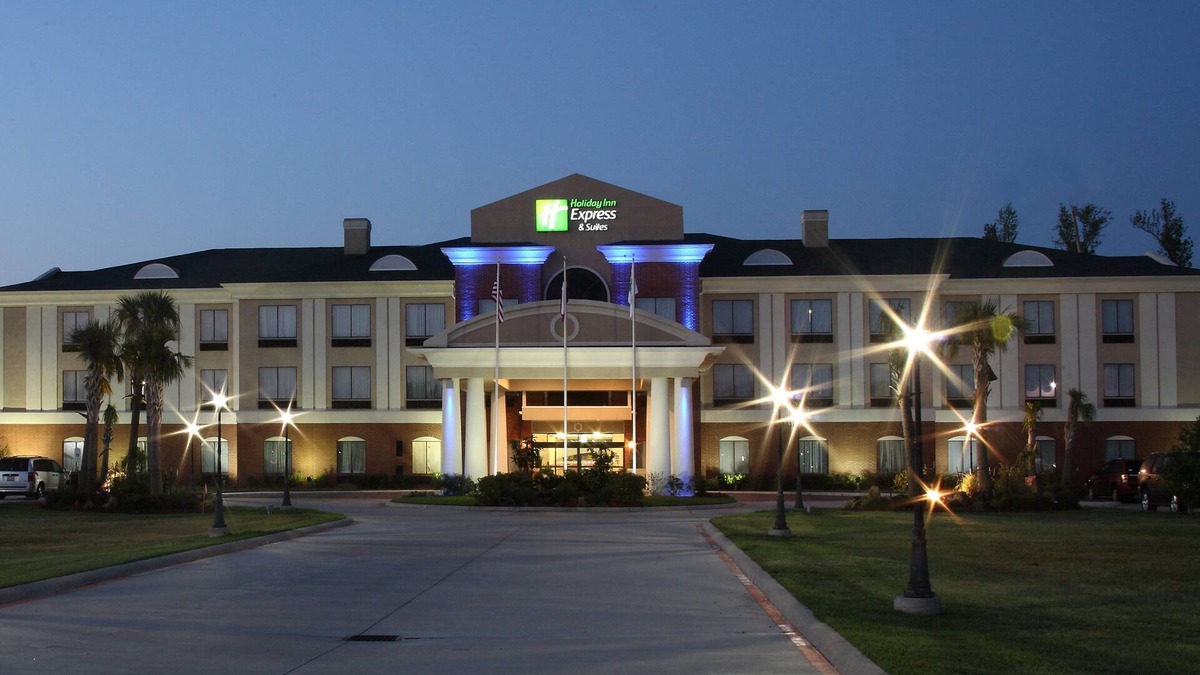Orange Hotel | Holiday Inn Express Hotel & Suites Orange by IHG