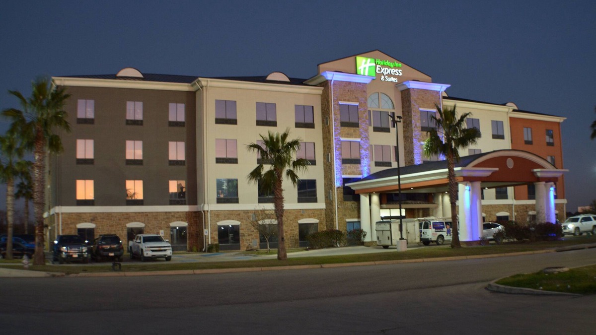 Seguin Hotel | Holiday Inn Express Hotel & Suites Seguin by IHG