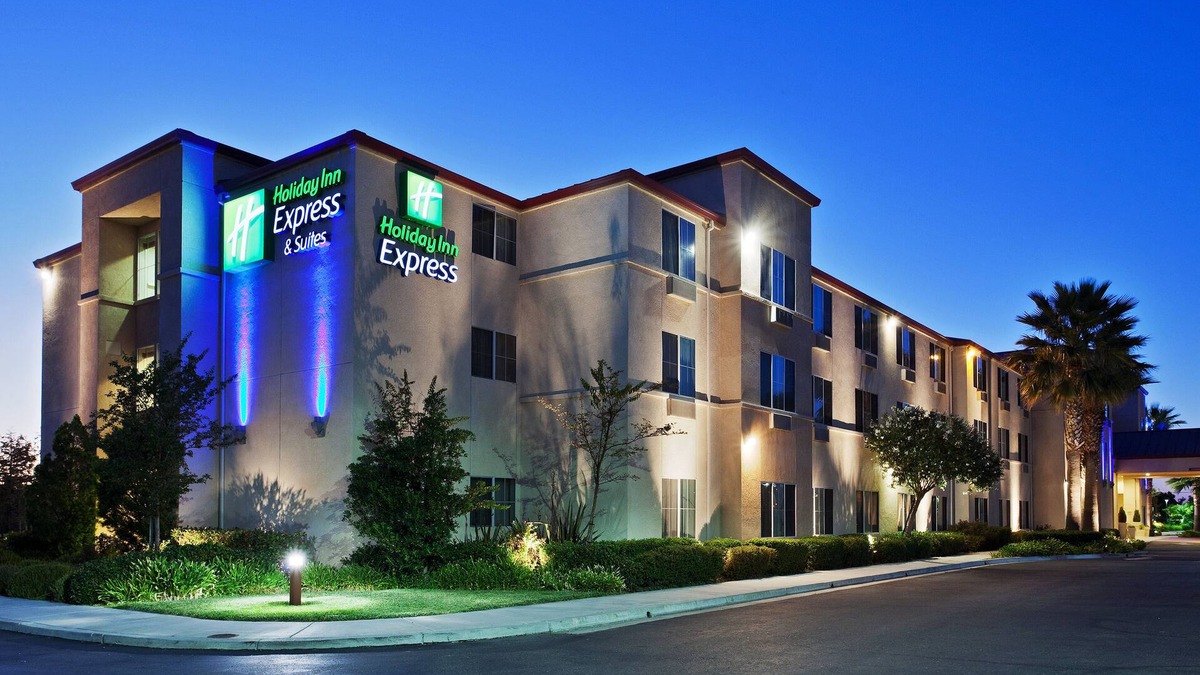 Tracy Hotel | Holiday Inn Express Hotel & Suites Tracy by IHG
