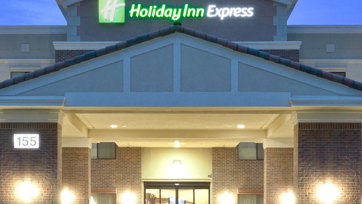 Lincoln Hotel | Holiday Inn Express Hotel & Suites Lincoln by IHG