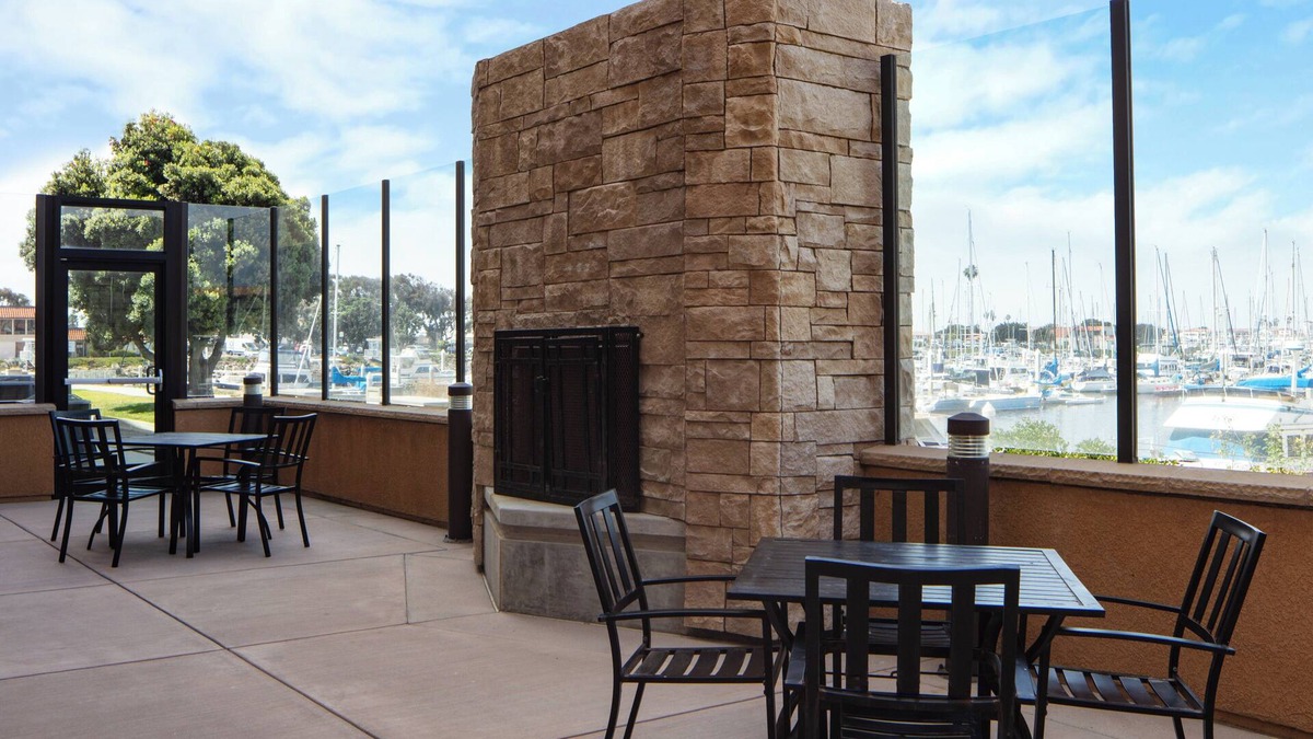 Ventura Hotel | Holiday Inn Express Hotel & Suites Ventura by IHG