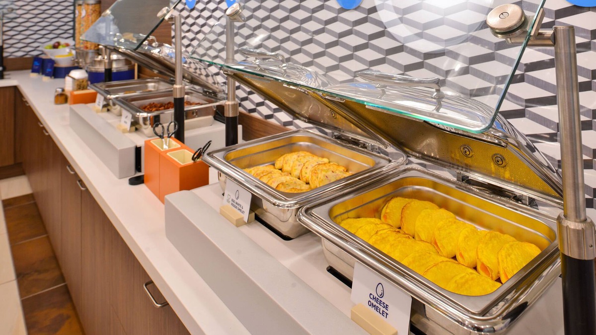 Leland Hotel | Holiday Inn Express Leland - Wilmington Area by IHG