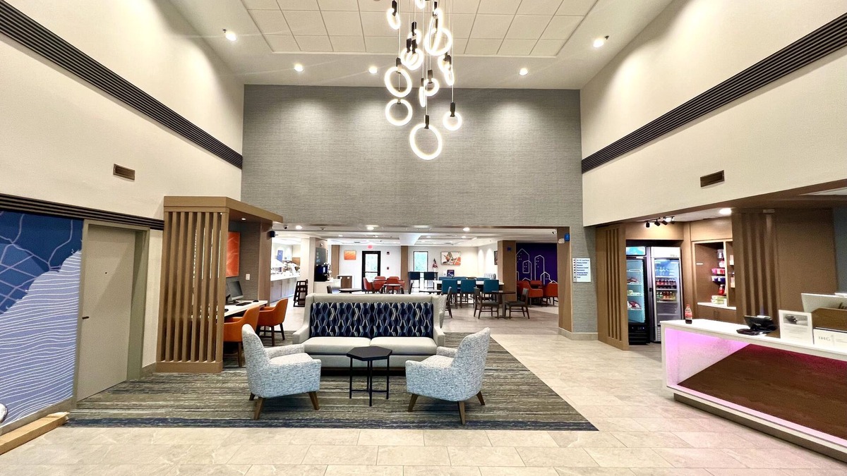 Madison Hotel | Holiday Inn Express Madison by IHG