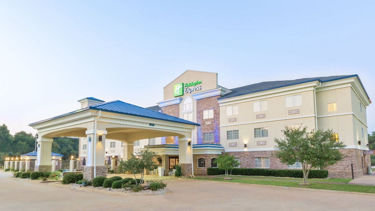 Palestine Hotel | Holiday Inn Express Palestine by IHG