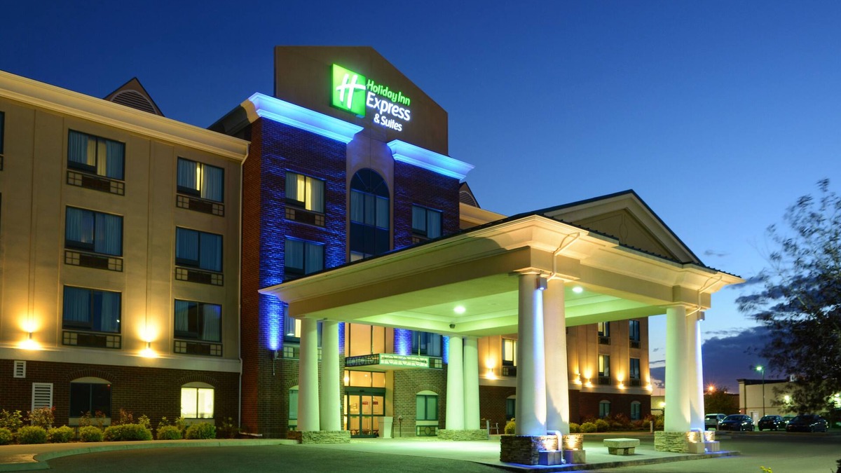 Medicine Hat Hotel | Holiday Inn Express & Suites Medicine Hat Transcanada Hwy 1 by IHG