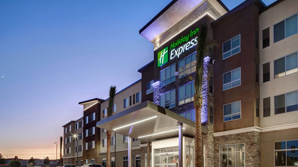 Chino Hills Hotel | Holiday Inn Express & Suites Ontario - Chino Hills by IHG