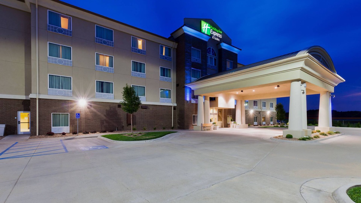 Salina Hotel | Holiday Inn Express Salinas by IHG