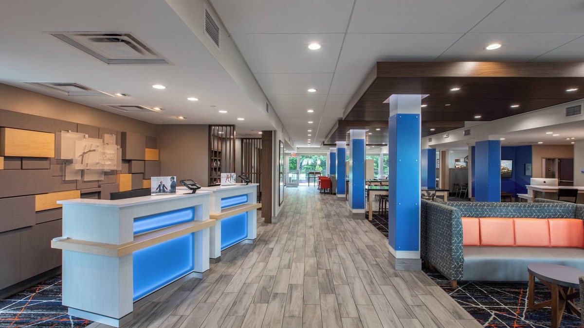 Wade Hampton Hotel | Holiday Inn Express & Suites Greenville - Taylors by IHG