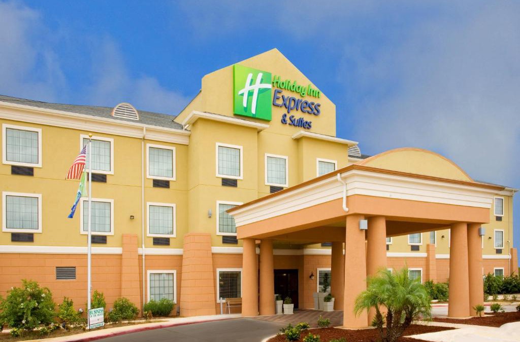 Pleasanton Hotel | Holiday Inn Express & Suites - Jourdanton-Pleasanton by IHG
