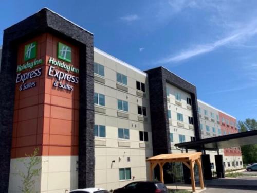 Courtenay Hotel | Holiday Inn Express & Suites Courtenay - Comox by IHG