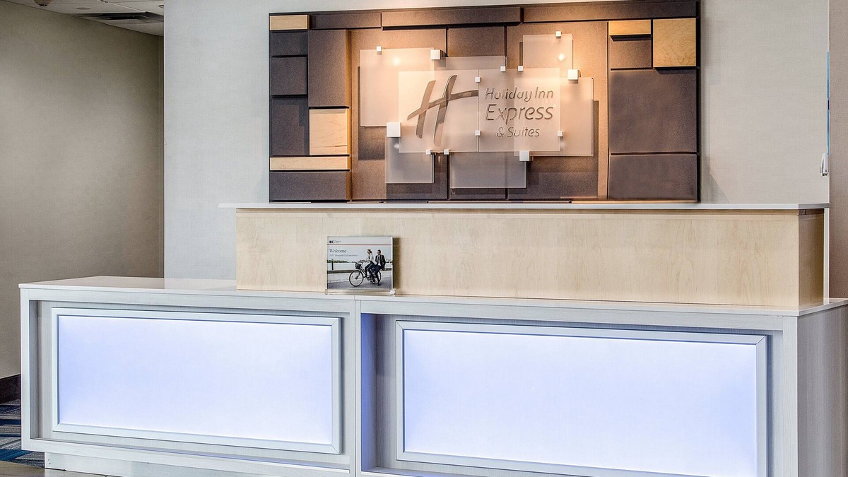 Atchison Hotel | Holiday Inn Express & Suites Atchison by IHG