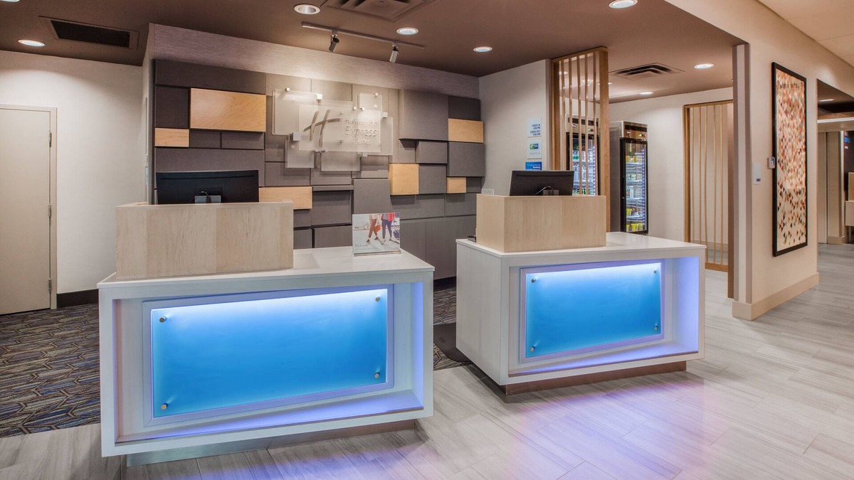 Stafford Hotel | Holiday Inn Express & Suites Stafford NW - Sugar Land by IHG