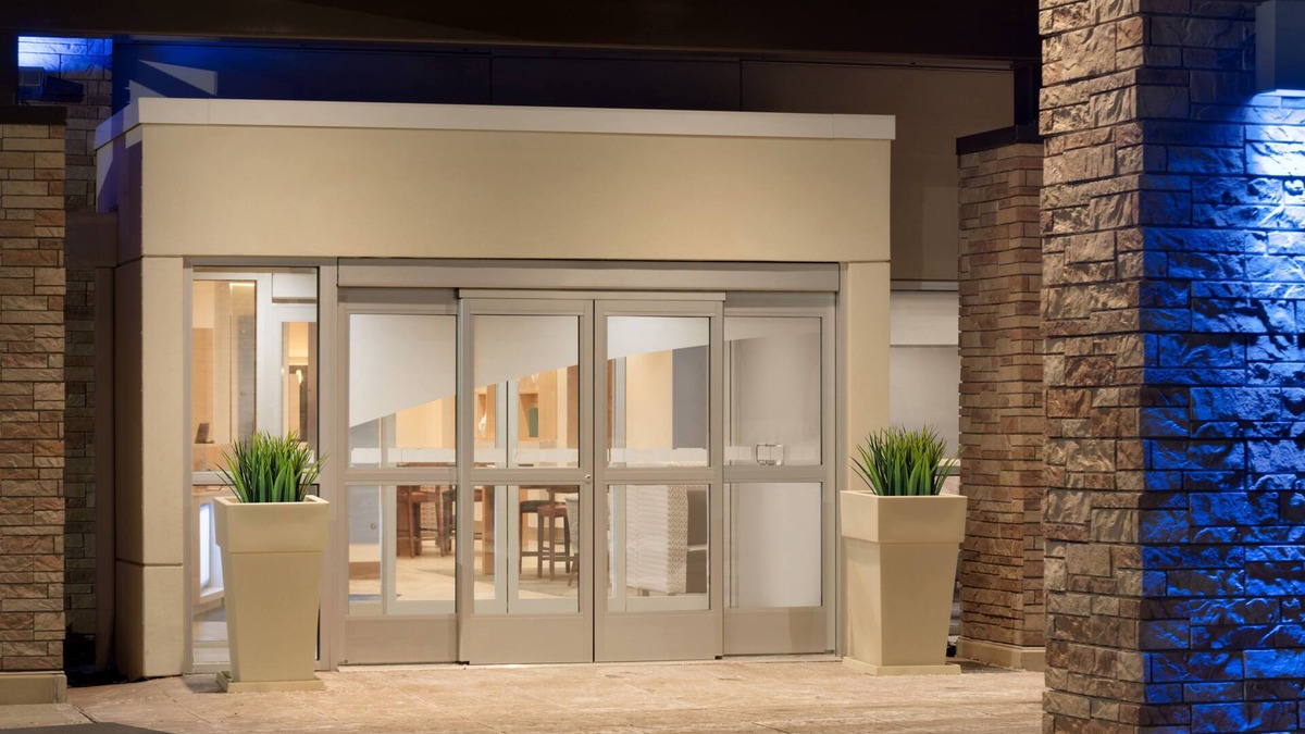 Wilder Hotel | Holiday Inn Express & Suites-Cincinnati South - Wilder by IHG
